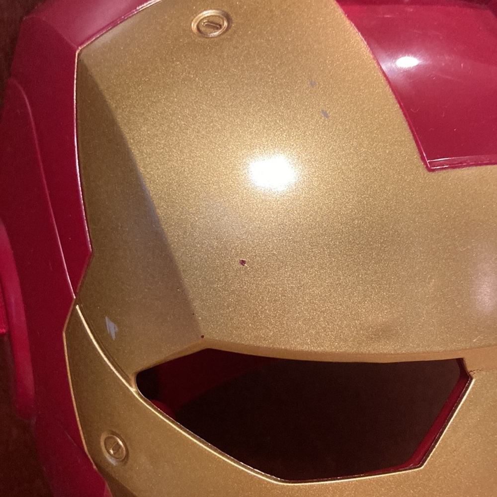 Iron Man Mask - Picture 4 of 6